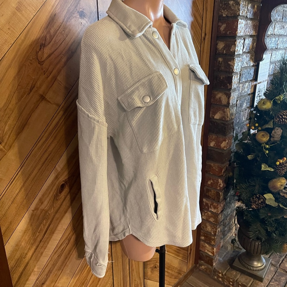 Altar'd State Corduroy Shacket Oversized Button Down Jacket Chalk Grey Small - Picture 4 of 8